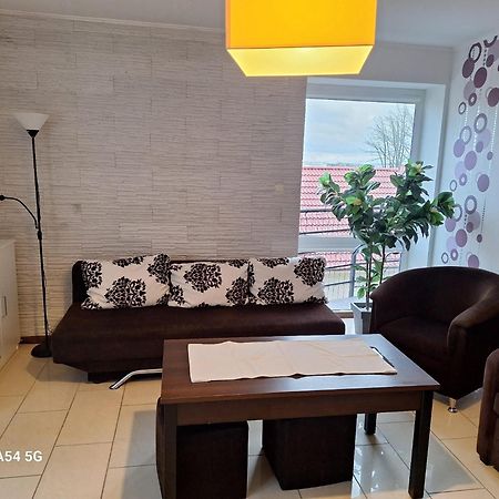 Apartament Z Basenem Do 8 Miejsc Noclegowych 尤斯托尼莫斯基 外观 照片