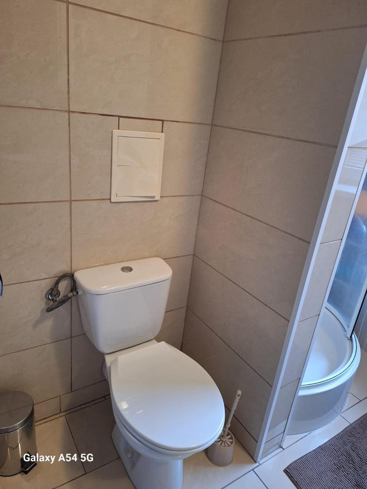 Apartament Z Basenem Do 8 Miejsc Noclegowych 尤斯托尼莫斯基 外观 照片