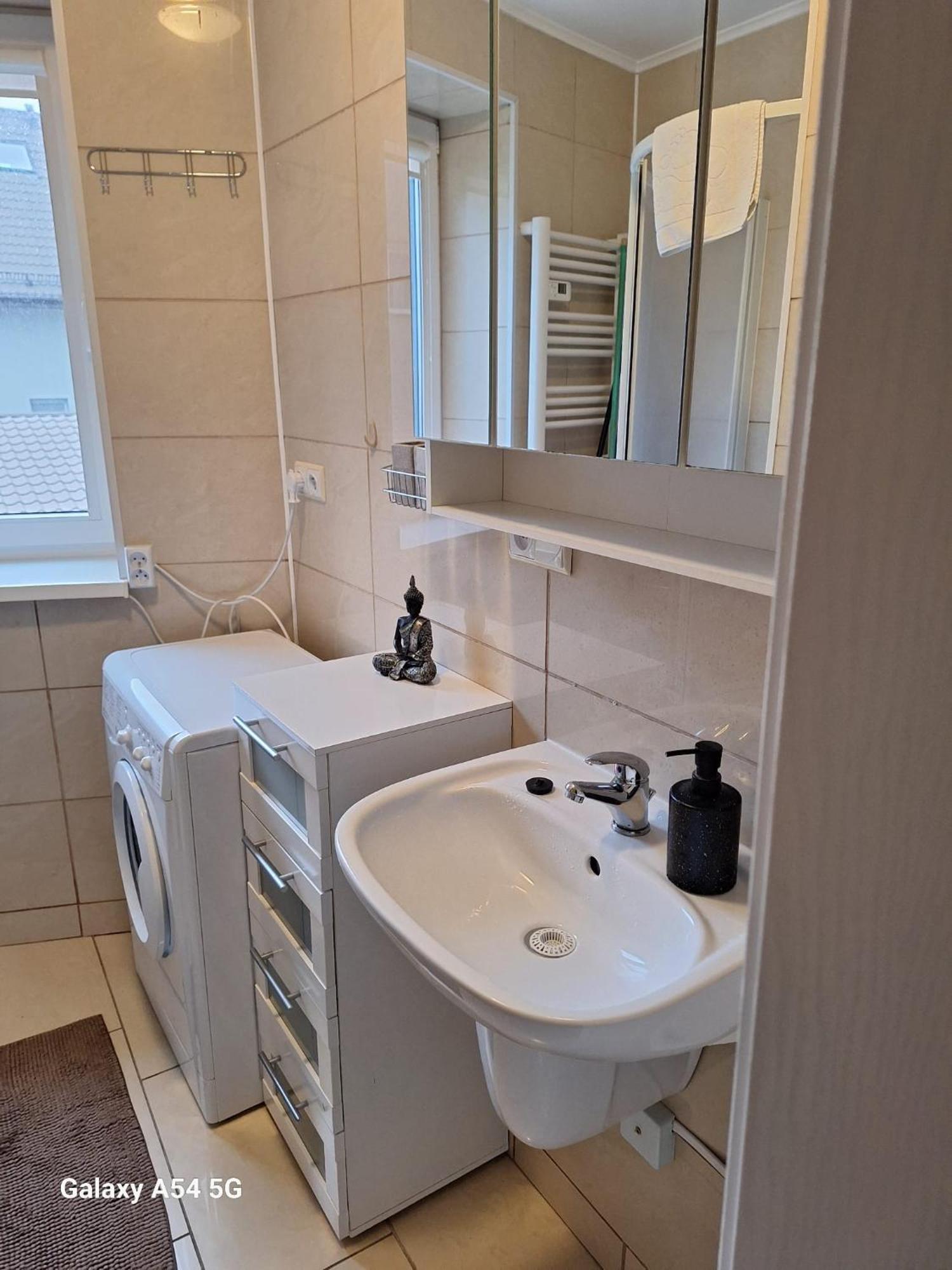 Apartament Z Basenem Do 8 Miejsc Noclegowych 尤斯托尼莫斯基 外观 照片