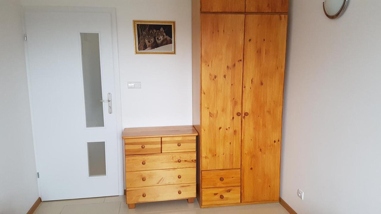 Apartament Z Basenem Do 8 Miejsc Noclegowych 尤斯托尼莫斯基 外观 照片